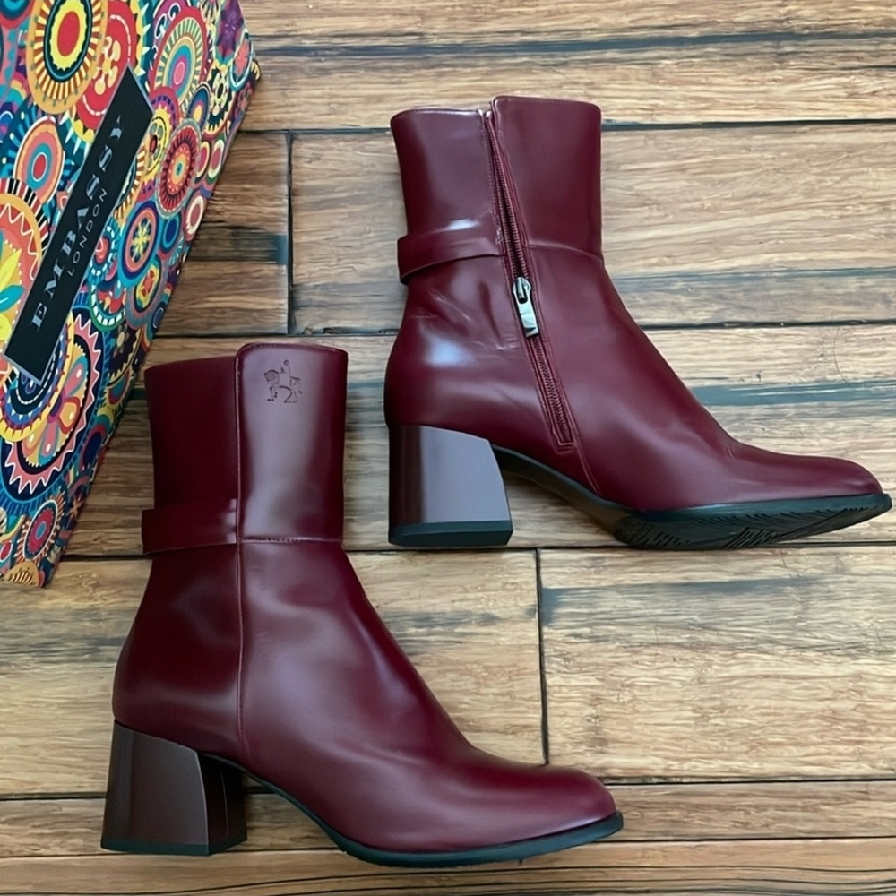 😍 Red Heeled Chelsea Boots with Block Heel - Picture 4 of 9